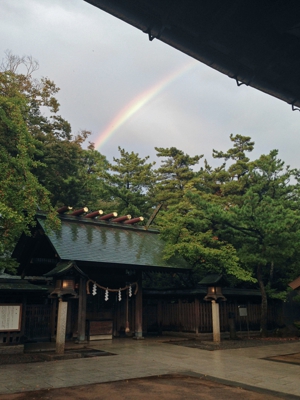 意富比神社（船橋大神宮）御本殿への虹