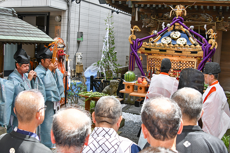 御仮屋着輿の儀