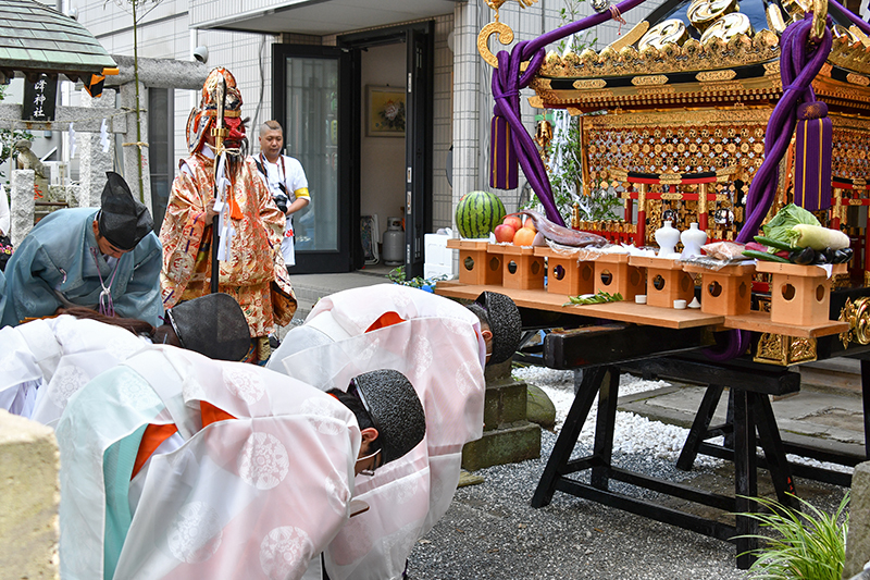 御仮屋着輿の儀